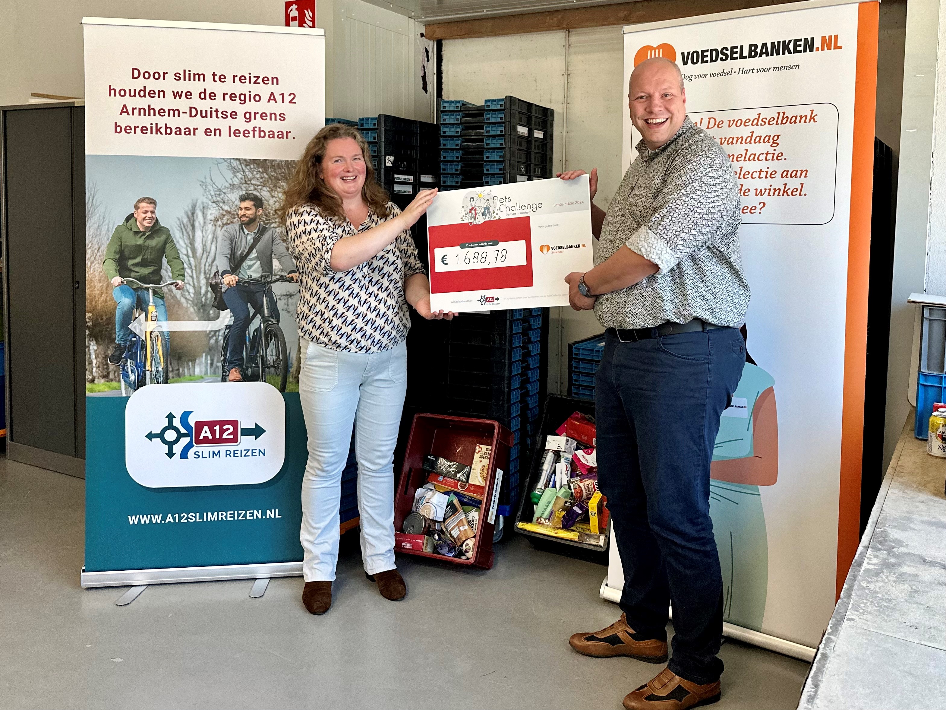 Voedselbank Zevenaar ontvangt cheque